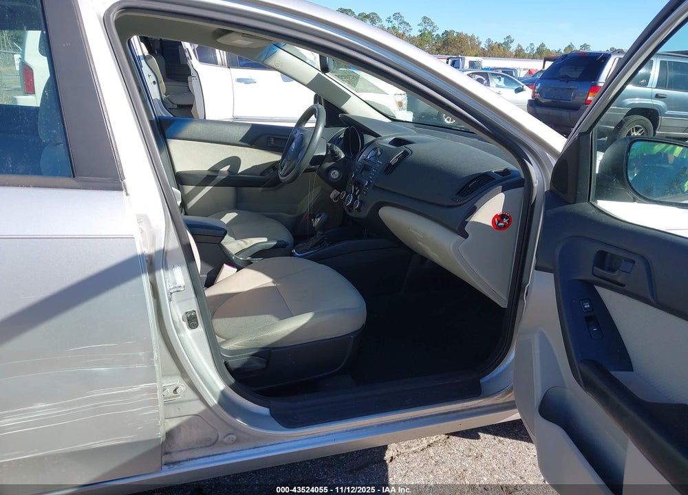 2011 KIA FORTE EX VIN: KNAFU4A21B5891358