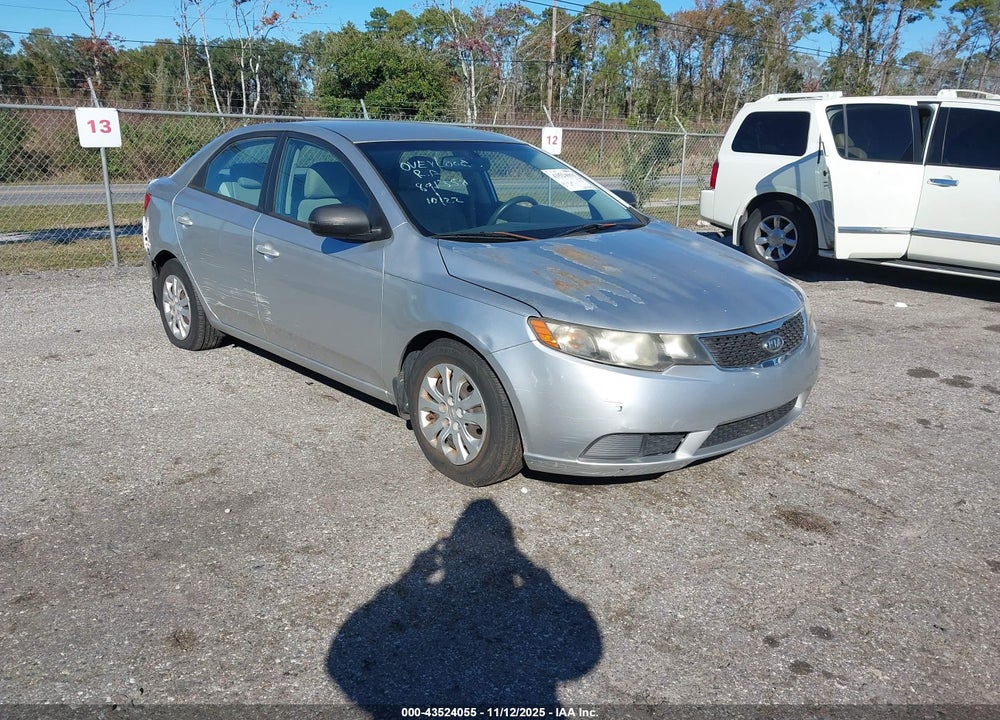 2011 KIA FORTE EX VIN: KNAFU4A21B5891358