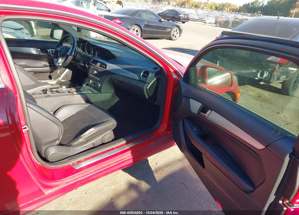 2014 MERCEDES-BENZ C CLASS VIN: WDDGJ4HB0EG298790