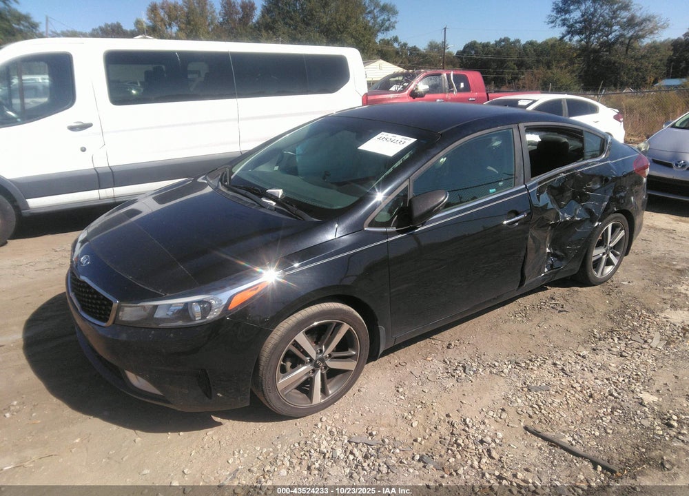 2017 KIA FORTE EX VIN: 3KPFL4A81HE005319