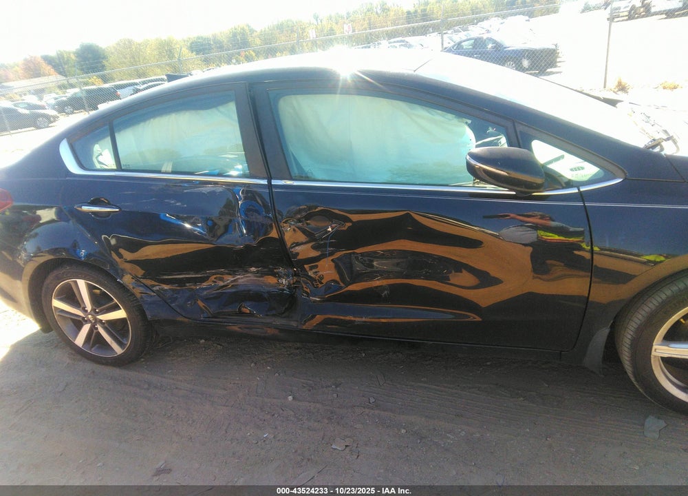 2017 KIA FORTE EX VIN: 3KPFL4A81HE005319