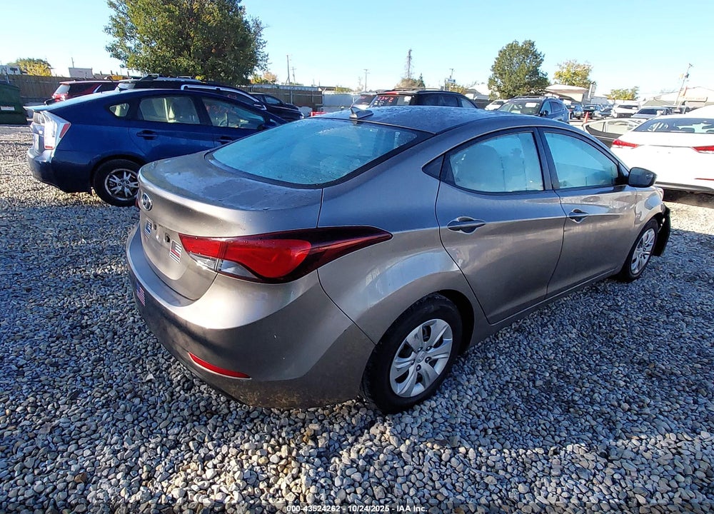 2016 HYUNDAI ELANTRA SE VIN: 5NPDH4AE5GH732911