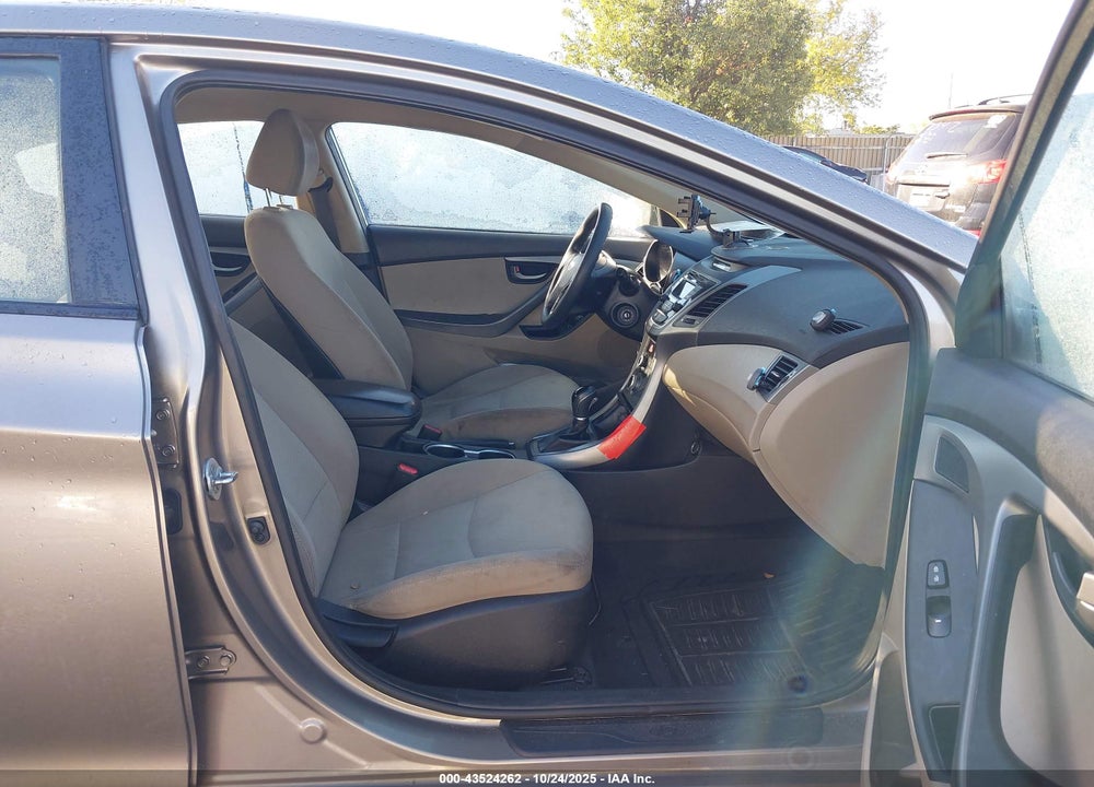 2016 HYUNDAI ELANTRA SE VIN: 5NPDH4AE5GH732911