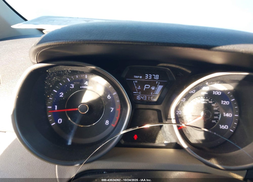 2016 HYUNDAI ELANTRA SE VIN: 5NPDH4AE5GH732911