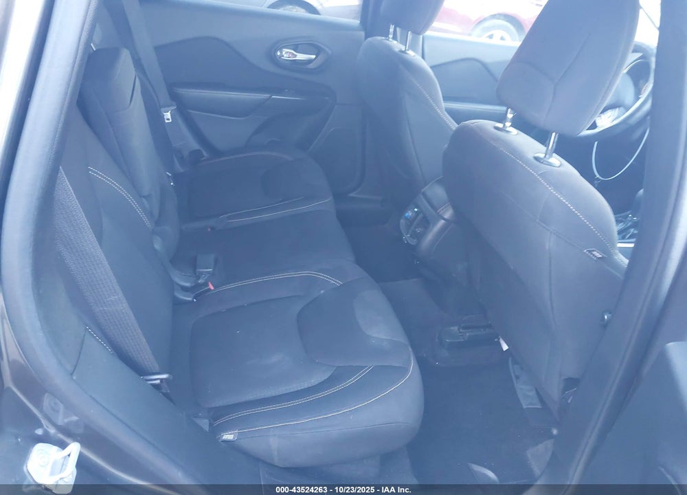 2016 JEEP CHEROKEE LATITUDE VIN: 1C4PJLCB5GW304488