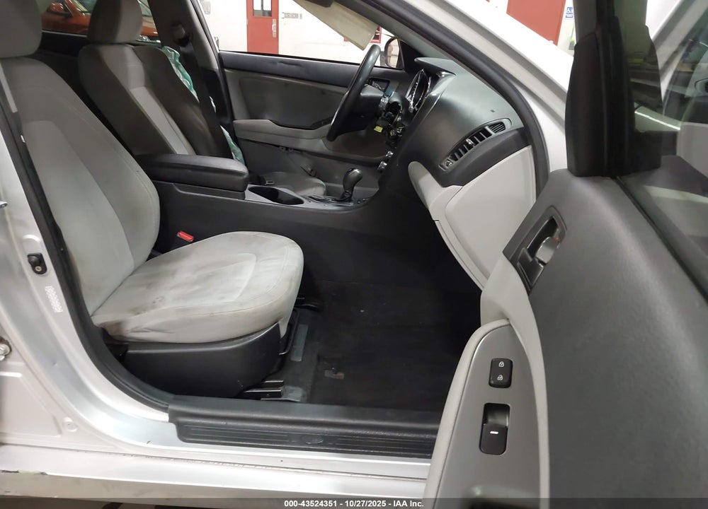 2011 KIA OPTIMA LX VIN: KNAGM4A79B5169409