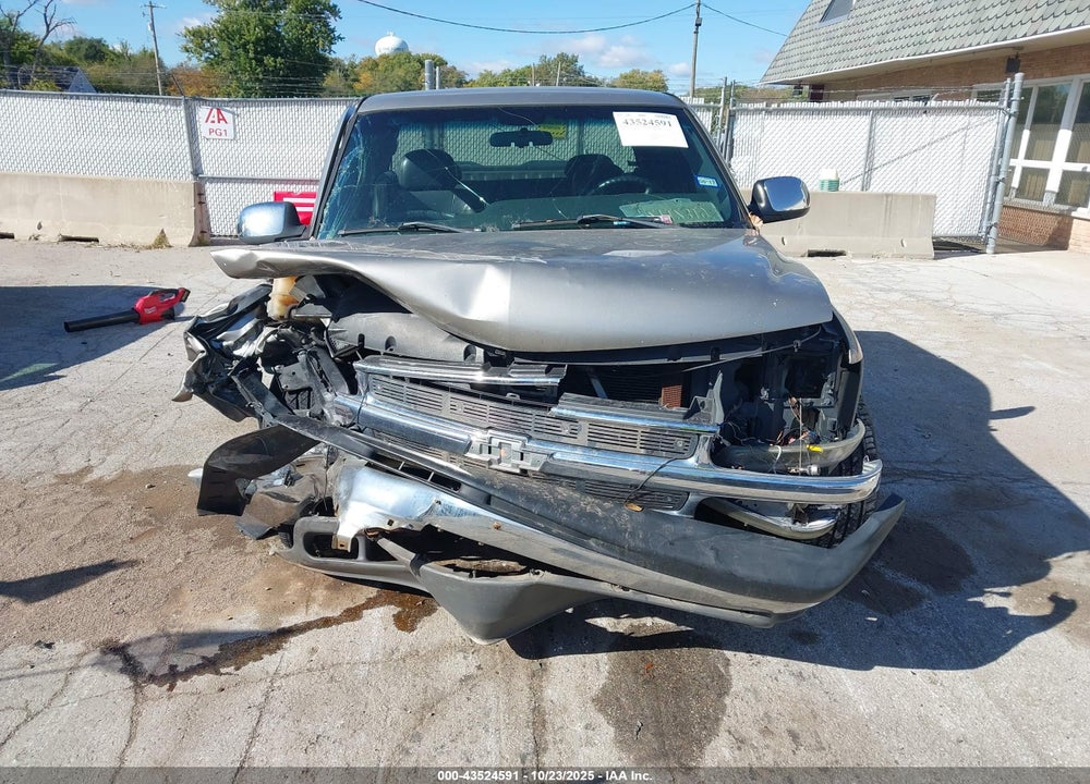 2000 CHEVROLET SILVERADO 1500 LS VIN: 2GCEC19T9Y1138541