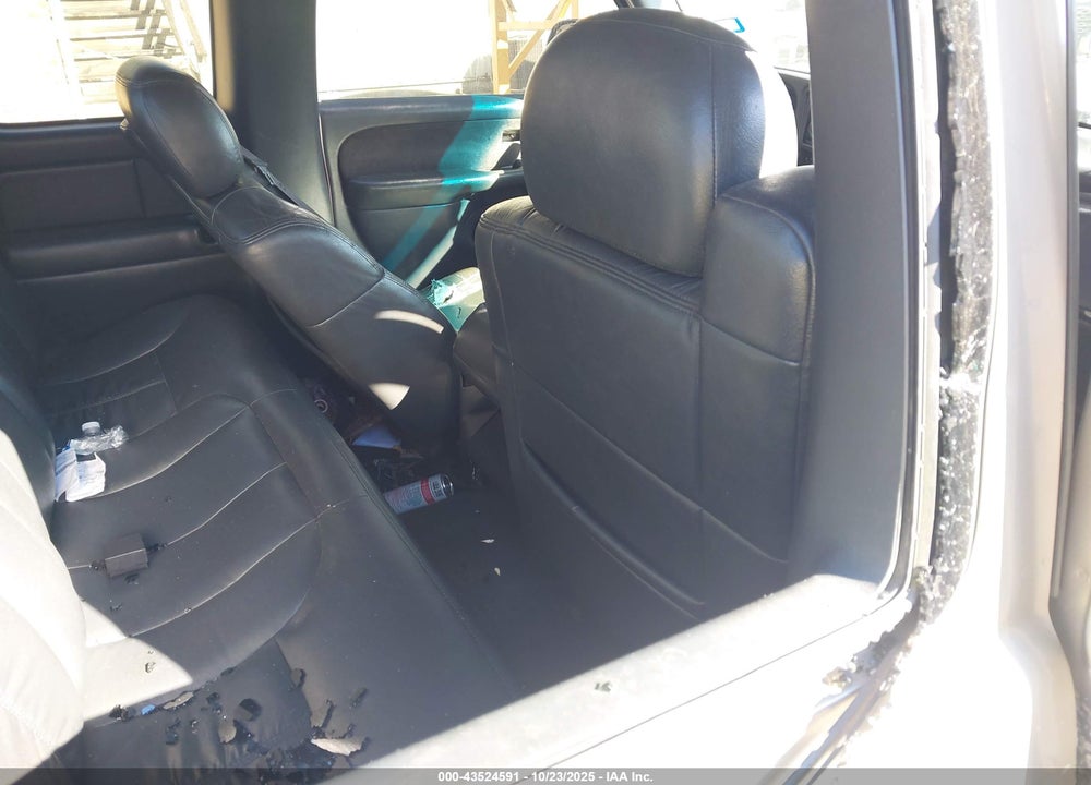 2000 CHEVROLET SILVERADO 1500 LS VIN: 2GCEC19T9Y1138541
