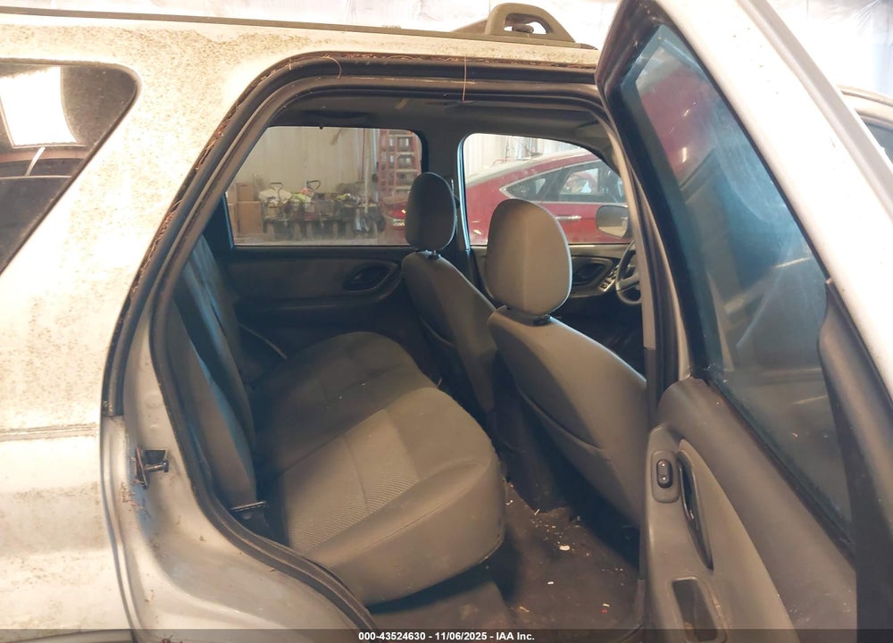 2005 FORD ESCAPE XLT VIN: 1FMYU93195KB77203