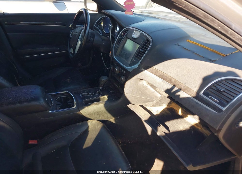 2011 CHRYSLER 300 LIMITED VIN: 2C3CA5CG6BH547065