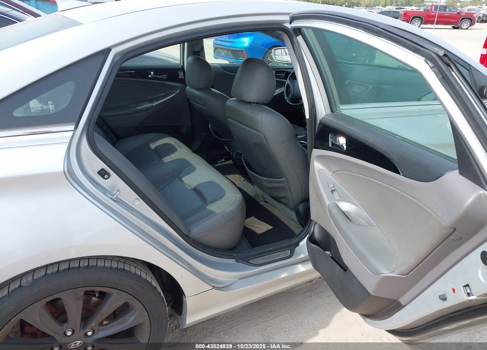 2011 HYUNDAI SONATA VIN: 5NPEC4AB5BH177072