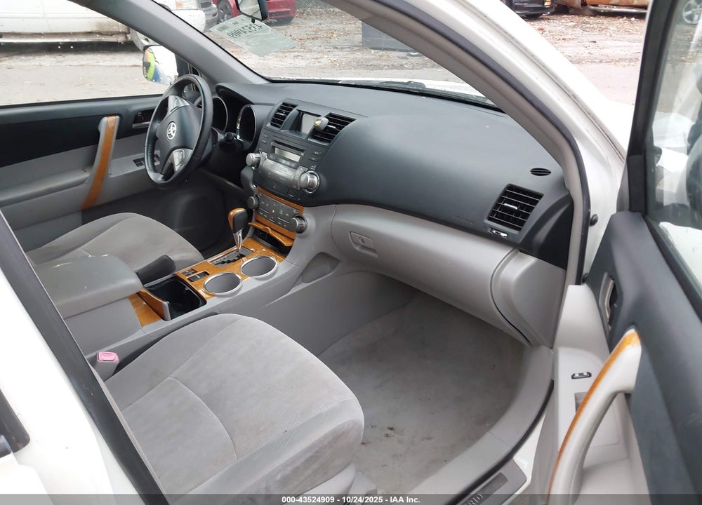 2008 TOYOTA HIGHLANDER HYBRID VIN: JTEEW41AX82025213