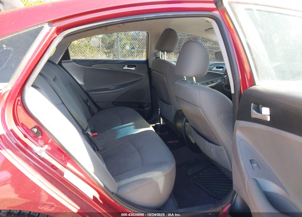 2014 HYUNDAI SONATA VIN: 5NPEB4AC0EH869272
