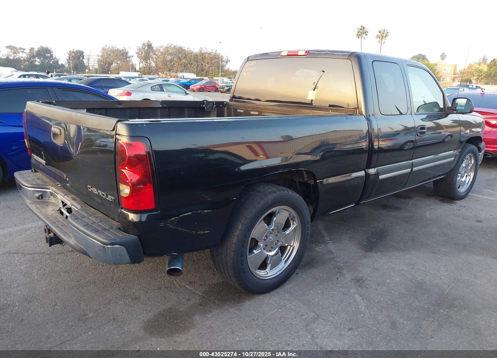 2005 CHEVROLET SILVERADO 1500 LS VIN: 2GCEC19T451245377