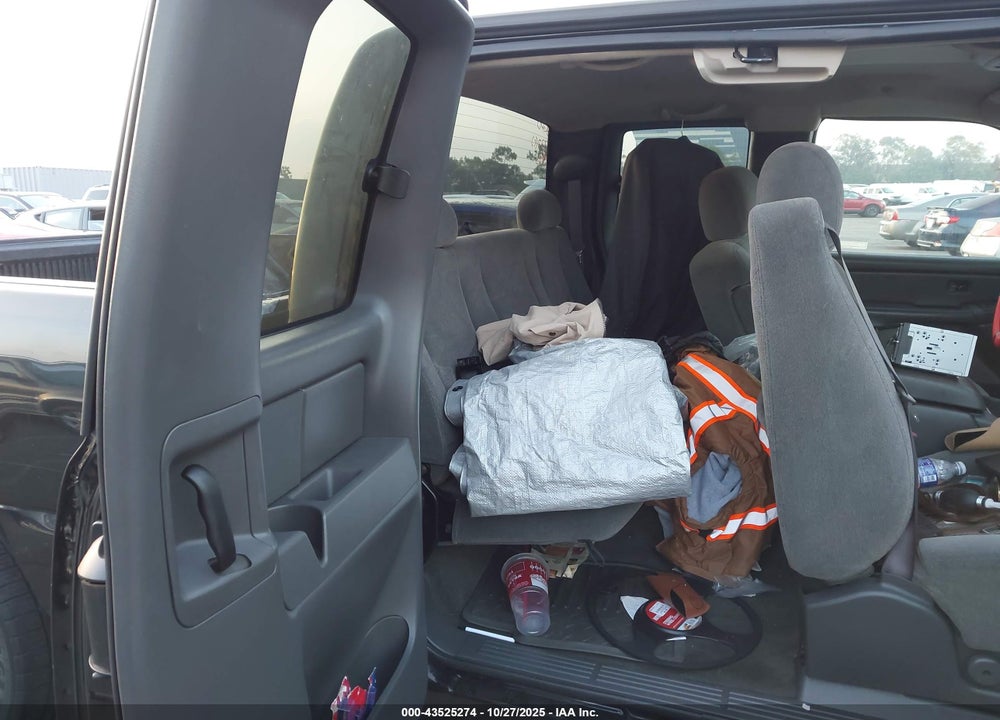 2005 CHEVROLET SILVERADO 1500 LS VIN: 2GCEC19T451245377