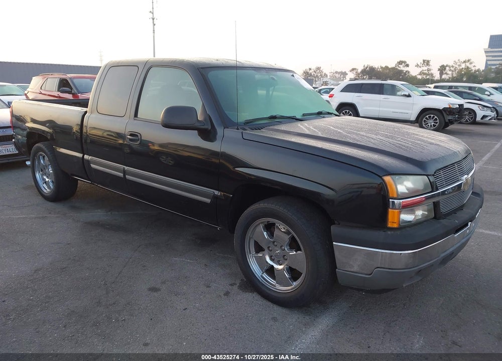 2005 CHEVROLET SILVERADO 1500 LS VIN: 2GCEC19T451245377