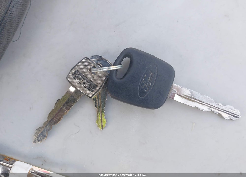 2000 FORD CONTOUR SE FLEET VIN: 1FAFP6638YK107829