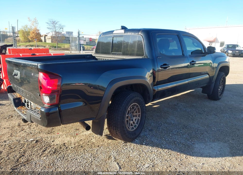 2022 TOYOTA TACOMA SR5 V6 VIN: 3TMCZ5AN4NM477352