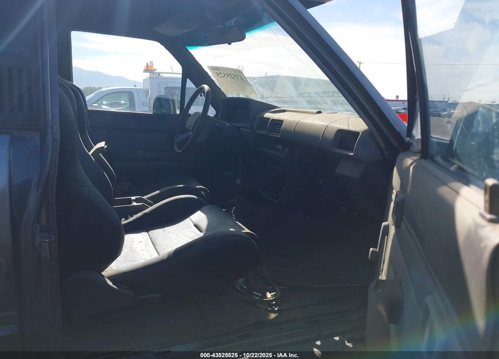 1987 TOYOTA 4RUNNER RN60 VIN: JT4RN62D4H0151012