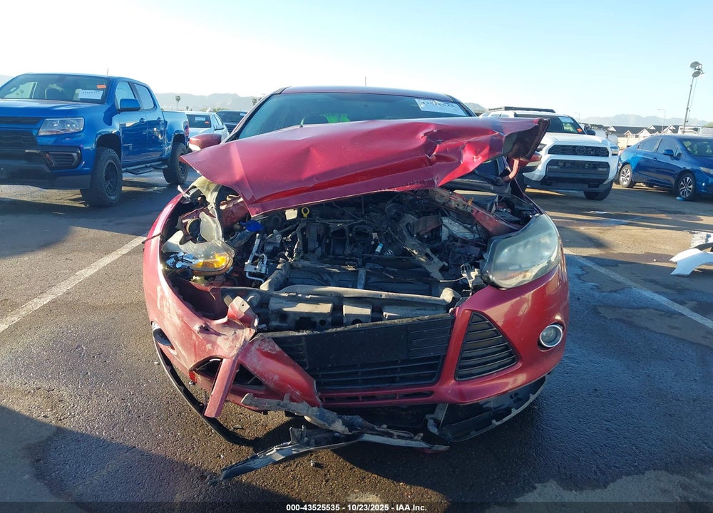 2014 FORD FOCUS TITANIUM VIN: 1FADP3N27EL247939