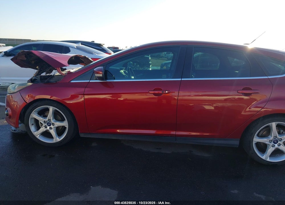 2014 FORD FOCUS TITANIUM VIN: 1FADP3N27EL247939