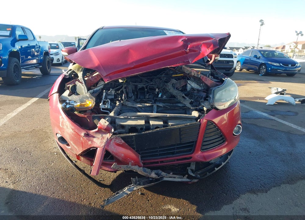 2014 FORD FOCUS TITANIUM VIN: 1FADP3N27EL247939