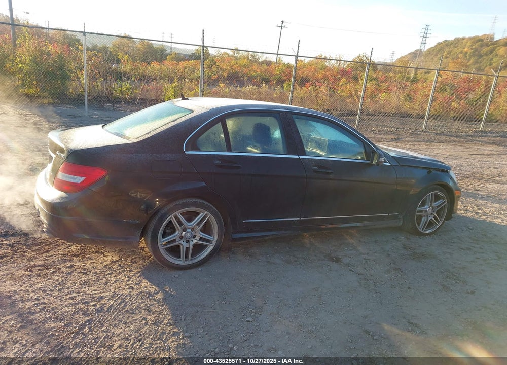 2013 MERCEDES-BENZ C 300 SPORT 4MATIC VIN: WDDGF8AB7DR244098