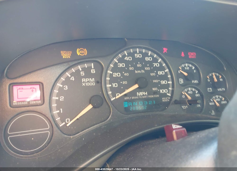 2002 CHEVROLET SILVERADO 1500 LS VIN: 2GCEC19V021370115