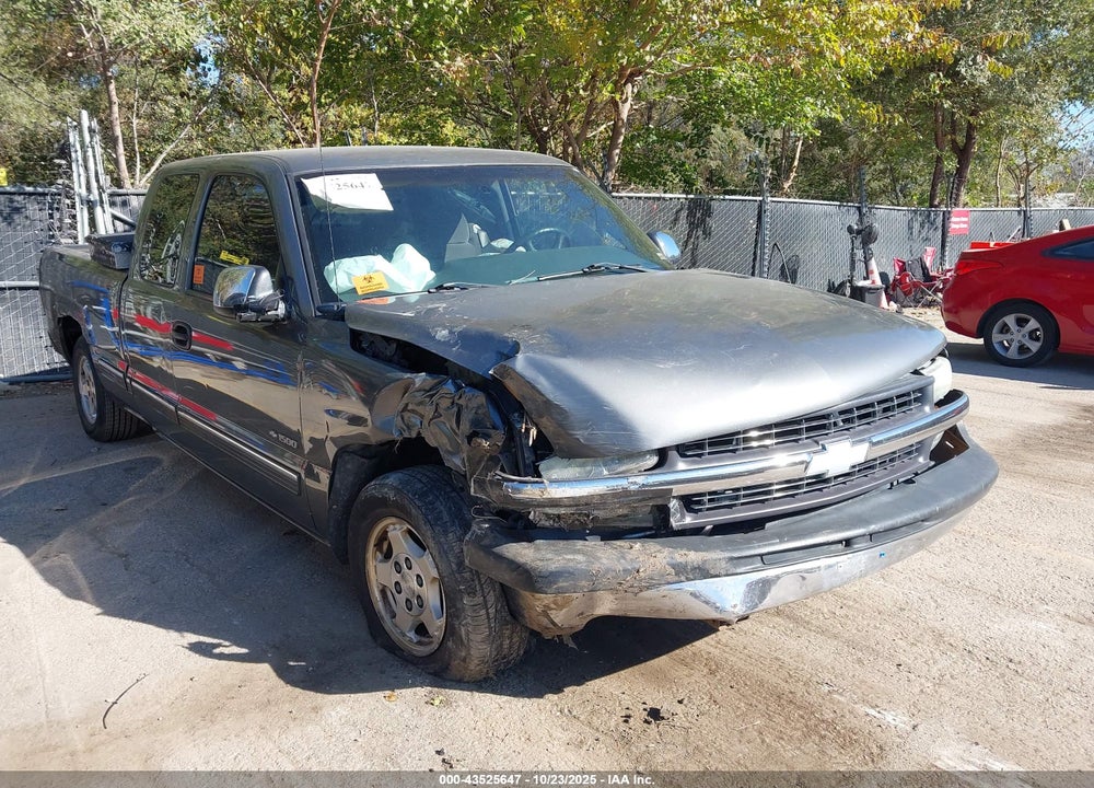 2002 CHEVROLET SILVERADO 1500 LS VIN: 2GCEC19V021370115