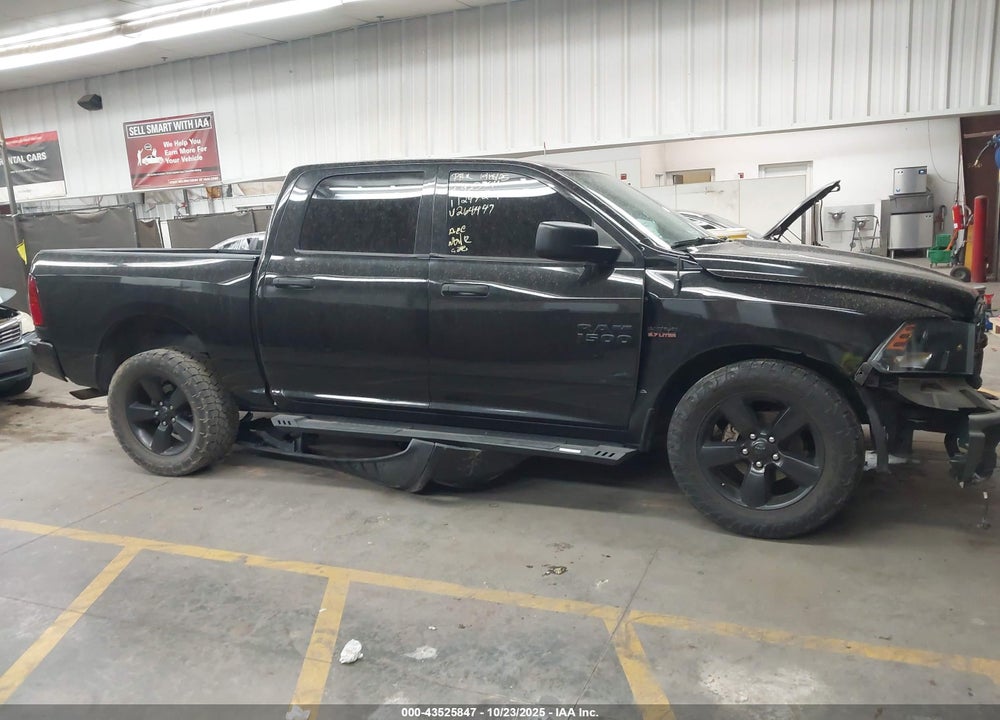 2018 RAM 1500 EXPRESS 4X2 5'7 BOX VIN: 3C6RR6KTXJG264449
