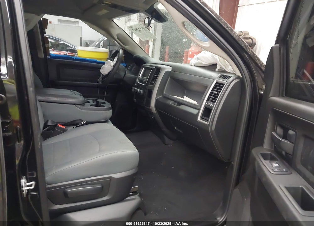 2018 RAM 1500 EXPRESS 4X2 5'7 BOX VIN: 3C6RR6KTXJG264449