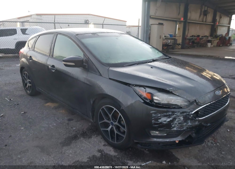 2017 FORD FOCUS SEL VIN: 1FADP3M25HL263580