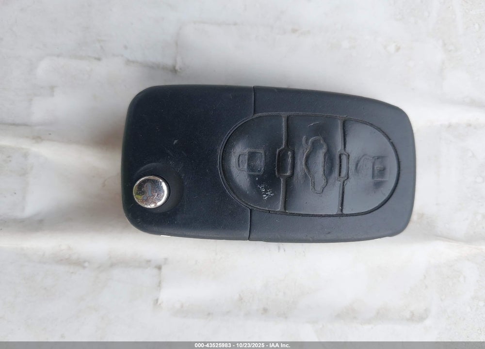 2001 VOLKSWAGEN NEW BEETLE GLS 1.8L TURBO VIN: 3VWCC21C81M416849