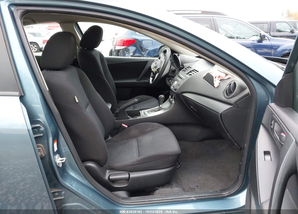 2011 MAZDA 3 I SPORT VIN: JM1BL1UG3B1482506