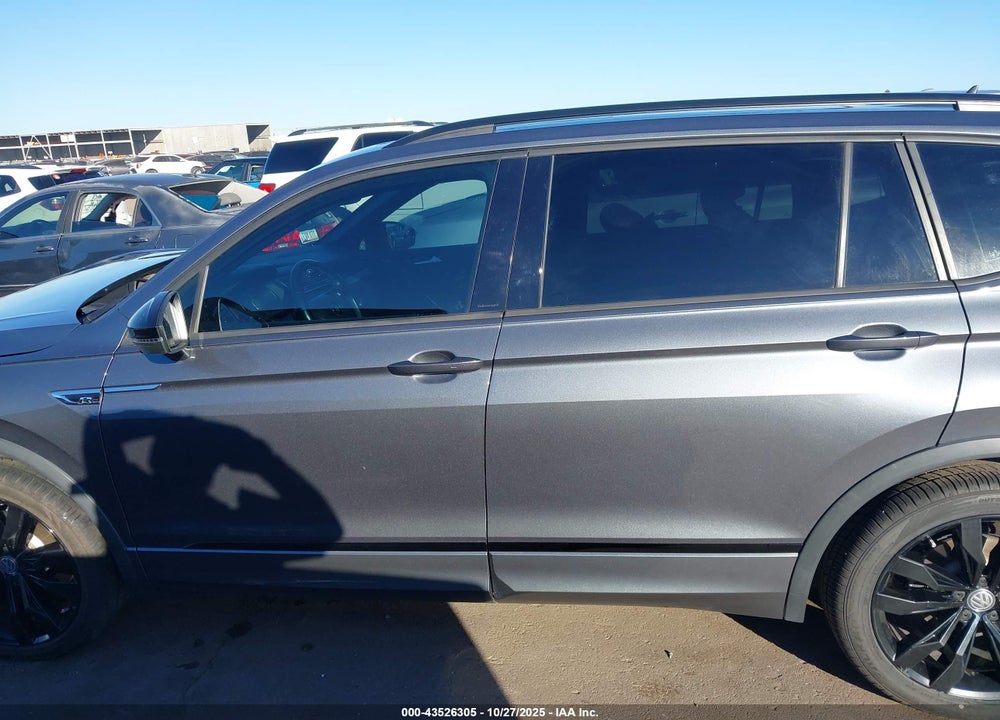 2021 VOLKSWAGEN TIGUAN VIN: 3VV3B7AX1MM011542
