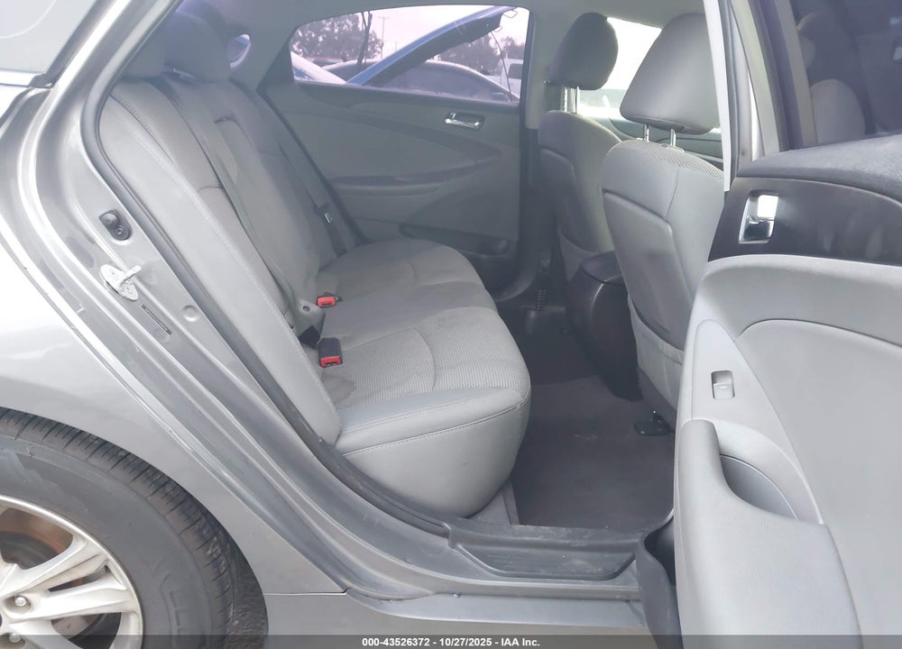 2014 HYUNDAI SONATA GLS VIN: 5NPEB4AC1EH908550