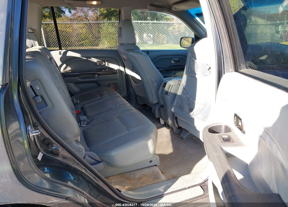 2004 HONDA PILOT EX-L VIN: 5FNYF18534B011265