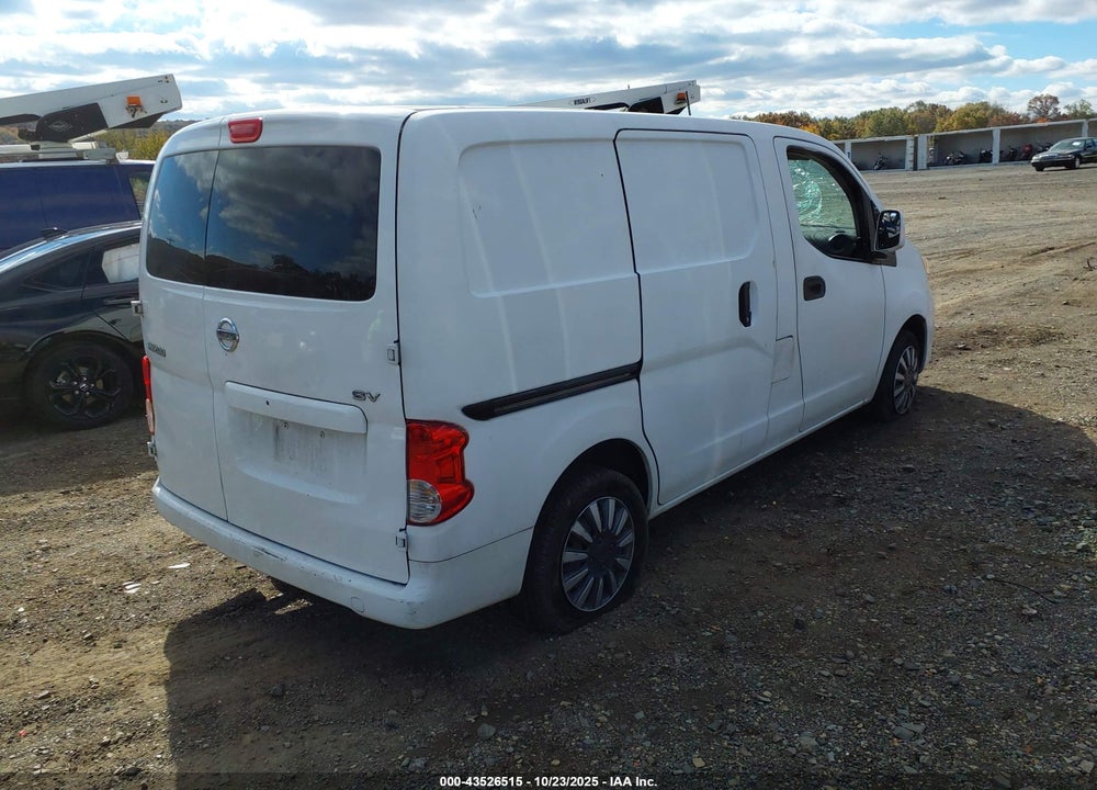 2015 NISSAN NV200 SV VIN: 3N6CM0KN7FK709873