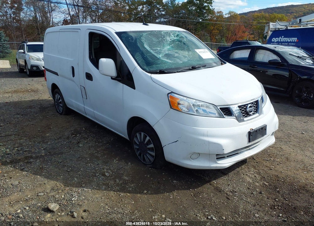 2015 NISSAN NV200 SV VIN: 3N6CM0KN7FK709873