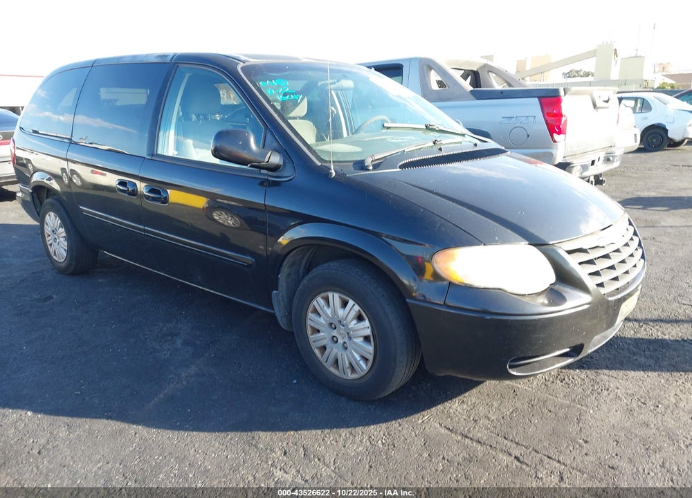 2007 CHRYSLER TOWN & COUNTRY LX VIN: 2A4GP44R17R327320