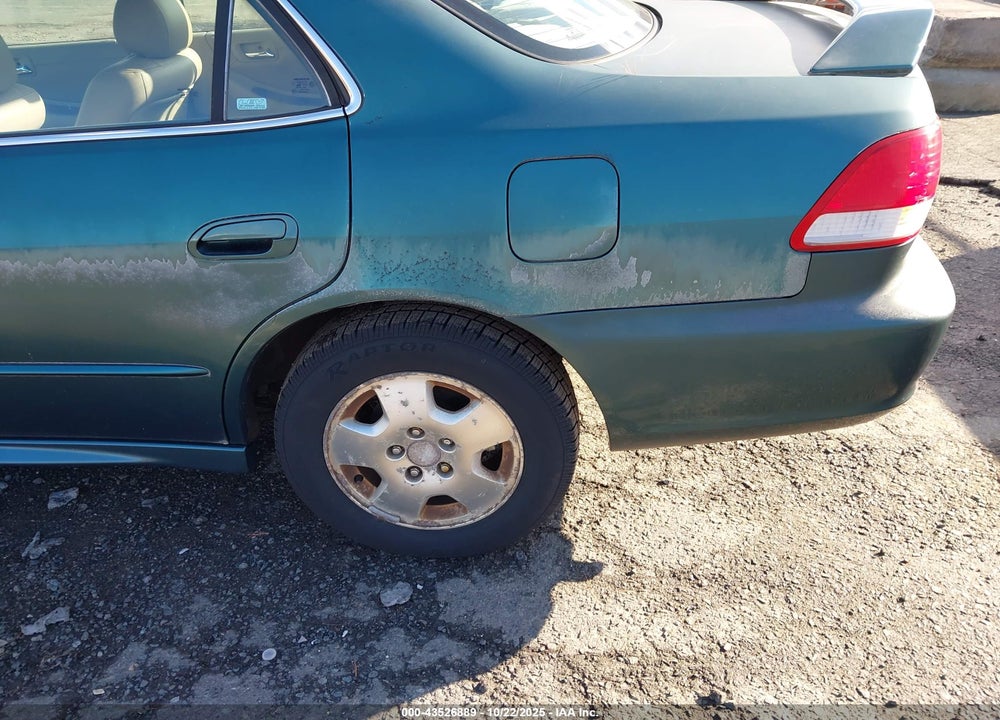 2002 HONDA ACCORD 3.0 EX VIN: 1HGCG16512A033251