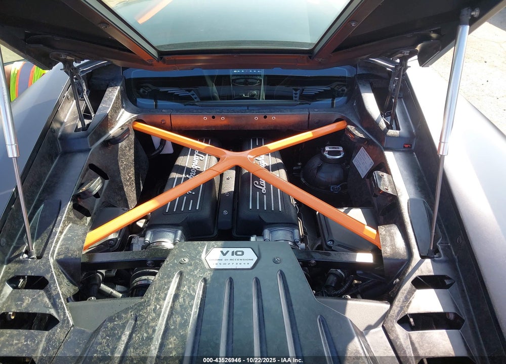 2015 LAMBORGHINI HURACAN VIN: ZHWUC1ZF7FLA00780