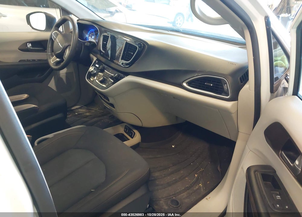 2017 CHRYSLER PACIFICA TOURING VIN: 2C4RC1DG0HR508093