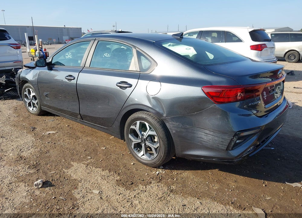 2021 KIA FORTE LXS VIN: 3KPF24AD3ME372099