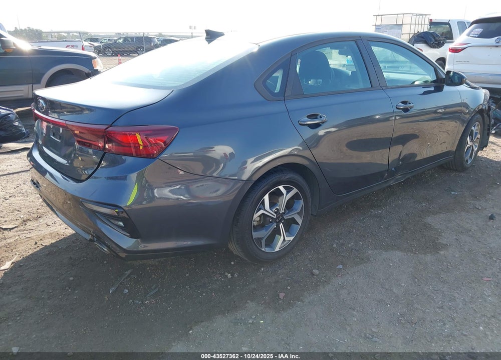 2021 KIA FORTE LXS VIN: 3KPF24AD3ME372099