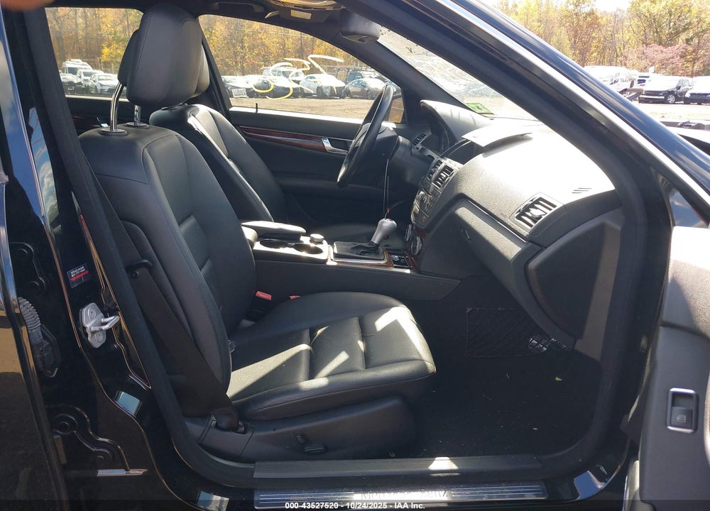 2011 MERCEDES-BENZ C 300 LUXURY 4MATIC/SPORT 4MATIC VIN: WDDGF8BB3BR160257
