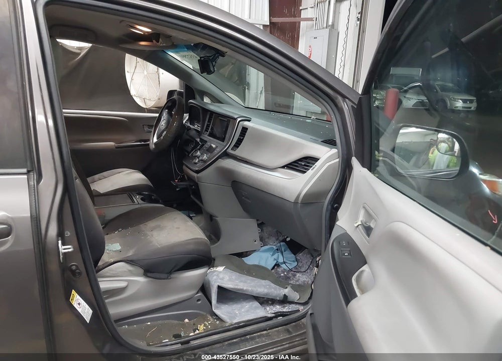 2016 TOYOTA SIENNA VIN: 5TDKK3DC5GS742135