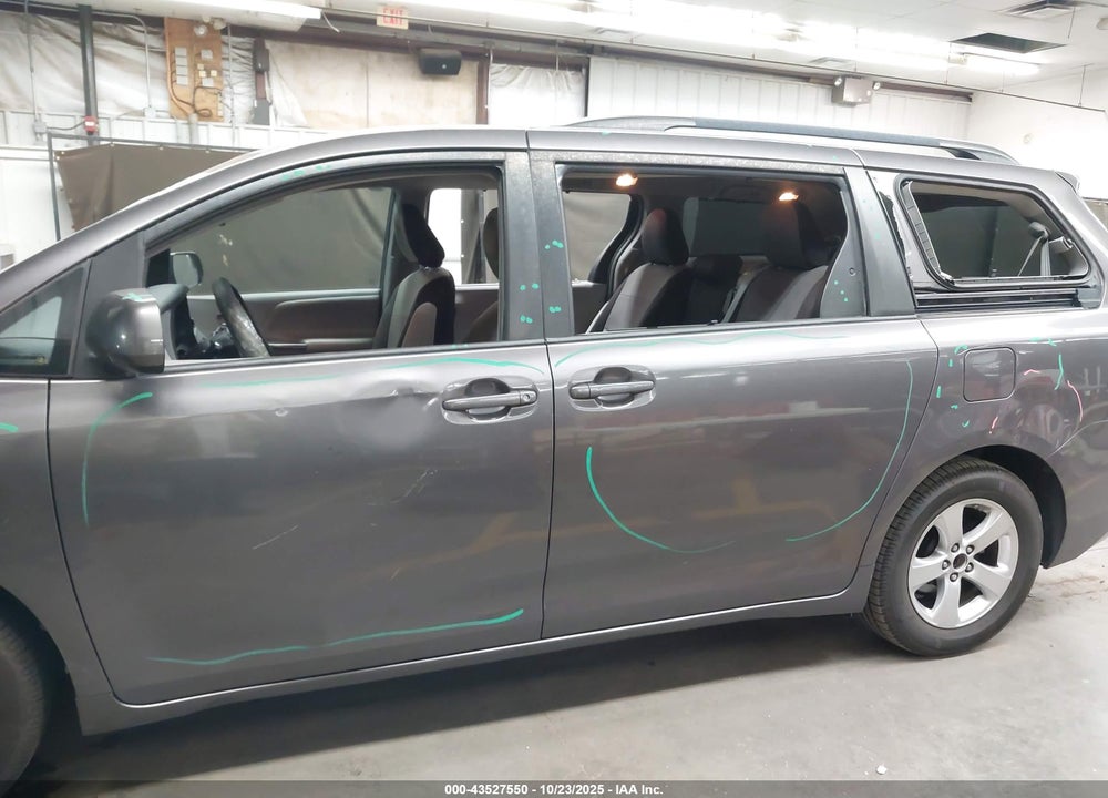 2016 TOYOTA SIENNA VIN: 5TDKK3DC5GS742135