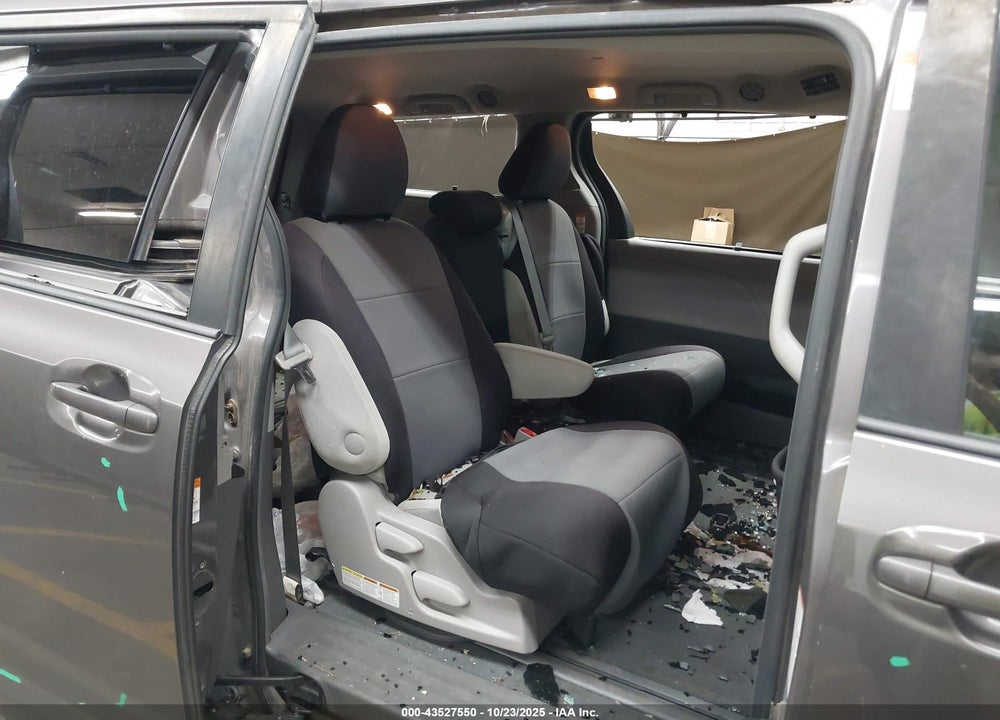 2016 TOYOTA SIENNA VIN: 5TDKK3DC5GS742135