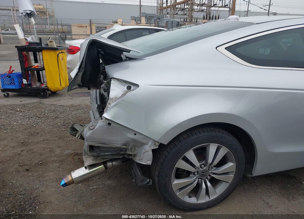 2011 HONDA ACCORD VIN: 1HGCS1B89BA016616